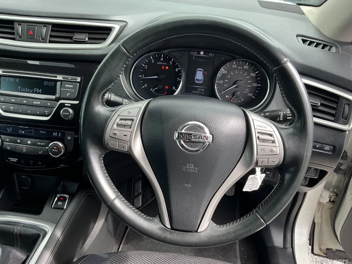 Nissan Qashqai Hatchback, Petrol, 2014, White