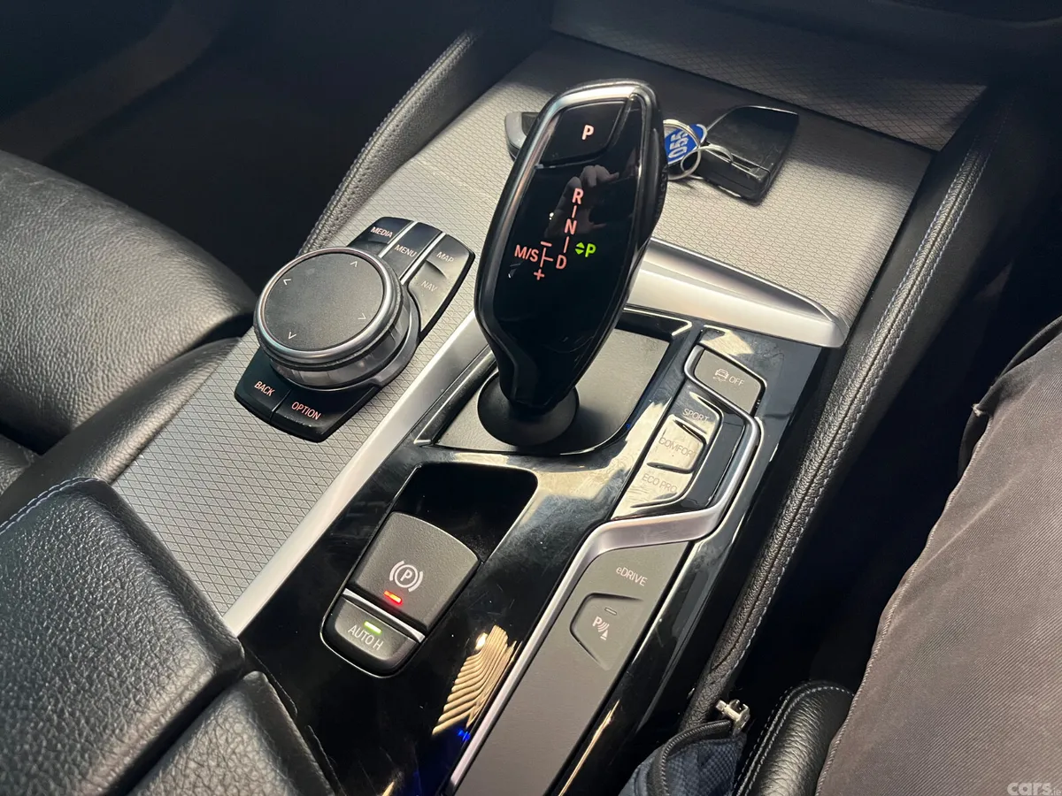 BMW 5-Series Saloon, Petrol Hybrid, 2017, Blue