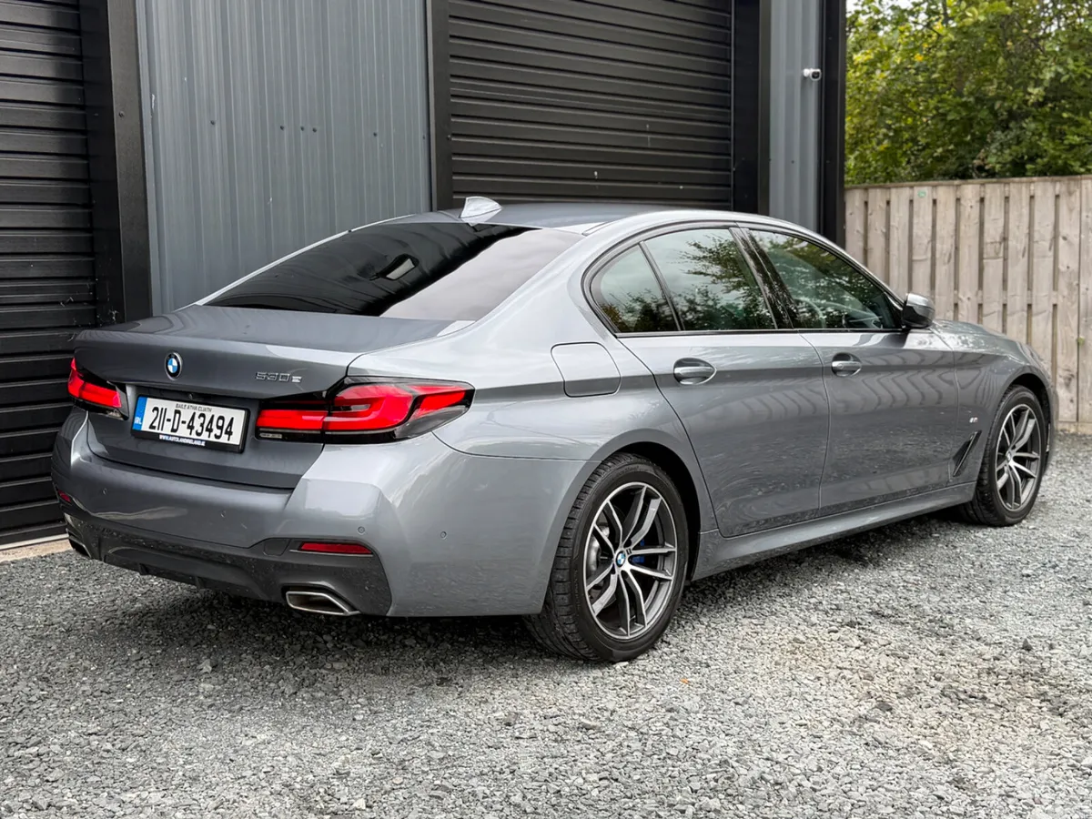 BMW 5-Series Saloon, Petrol Hybrid, 2021, Blue
