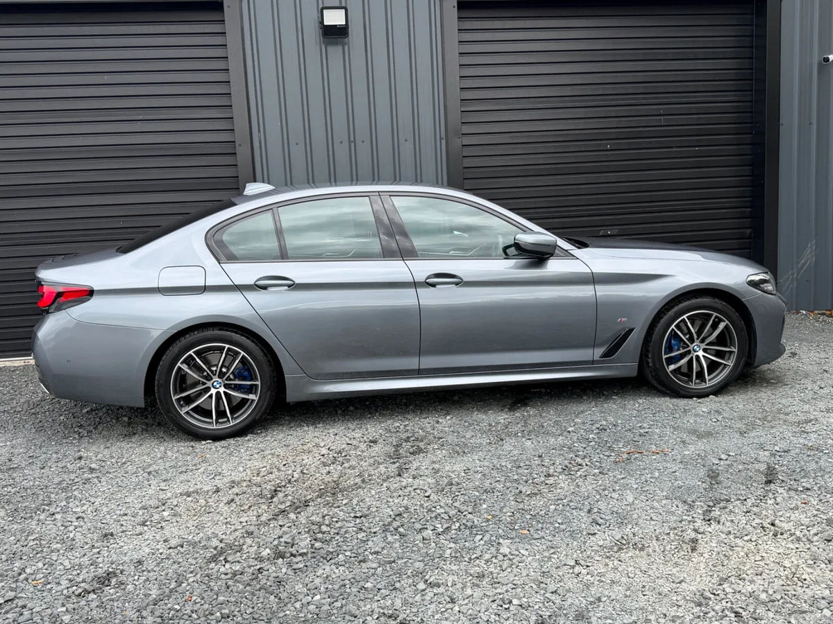 BMW 5-Series Saloon, Petrol Hybrid, 2021, Blue
