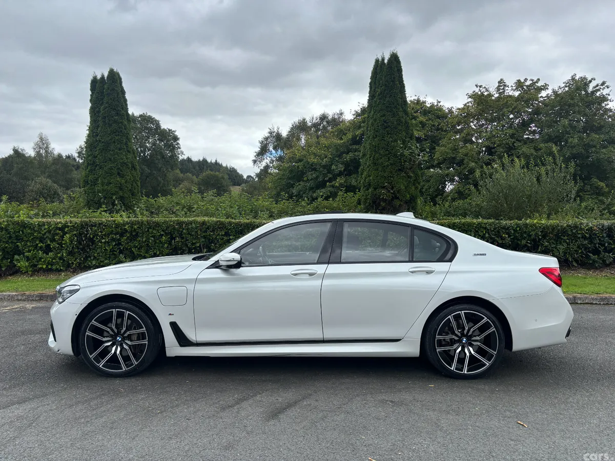 BMW 7-Series Saloon, Petrol Plug-in Hybrid, 2018, White