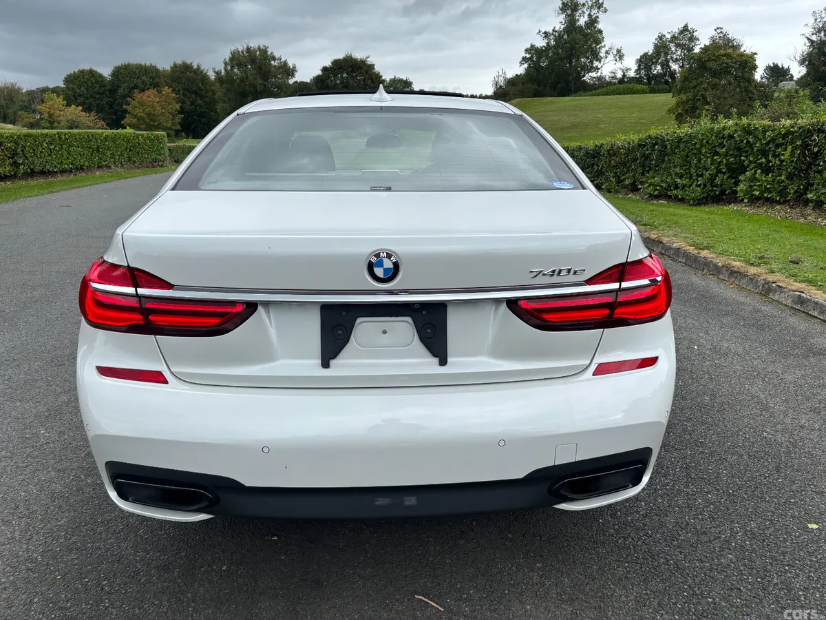 BMW 7-Series Saloon, Petrol Plug-in Hybrid, 2018, White