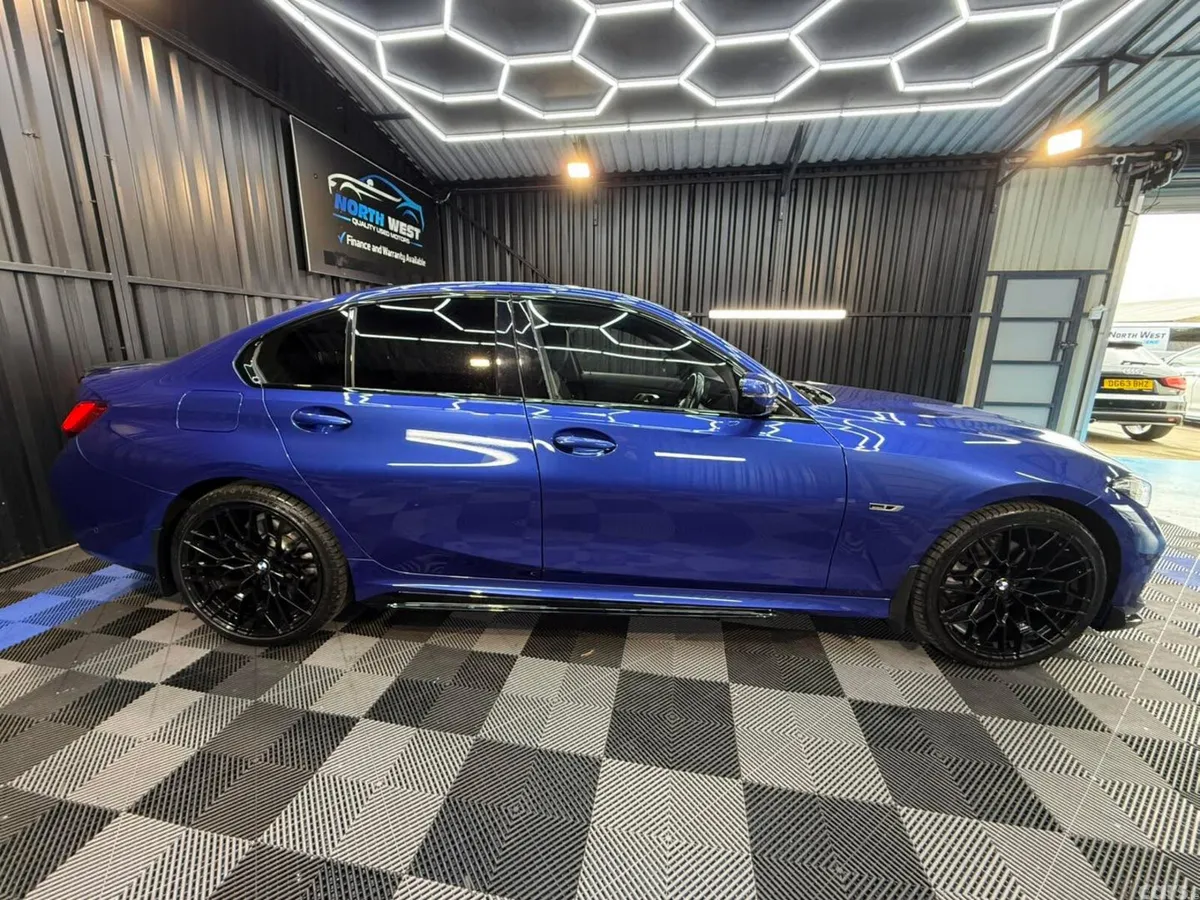 BMW 3-Series Saloon, Petrol Hybrid, 2023, Blue