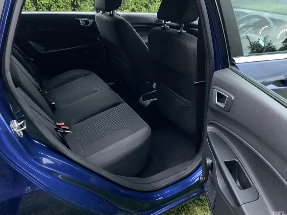 Ford Fiesta Hatchback, Petrol, 2017, Blue