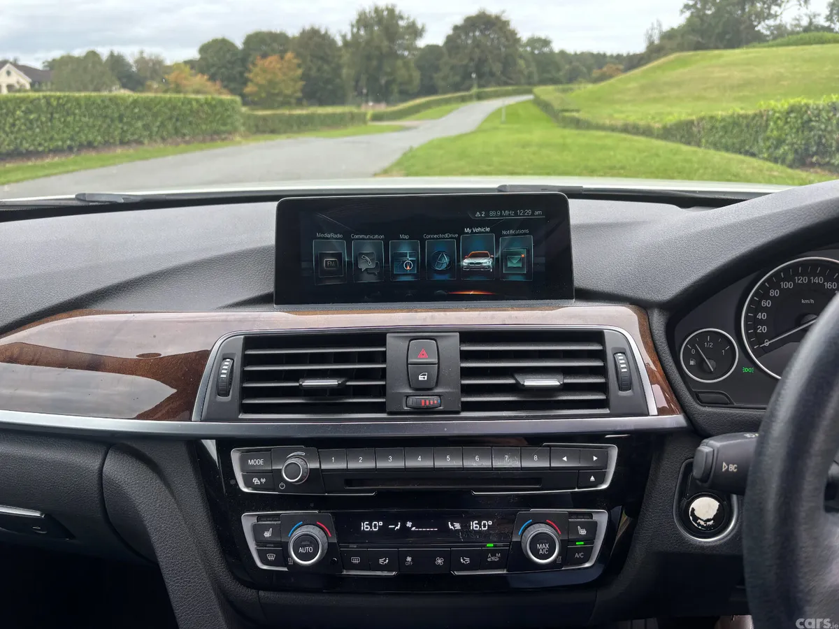 BMW 3-Series Estate, Petrol, 2017, White