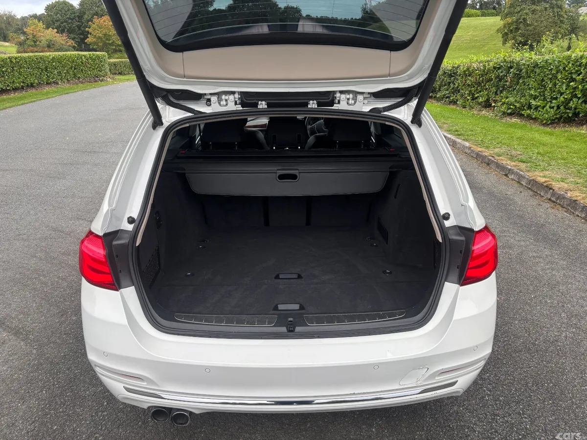 BMW 3-Series Estate, Petrol, 2017, White