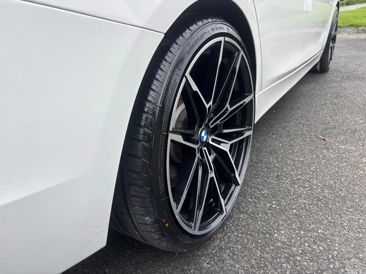 BMW 3-Series Estate, Petrol, 2017, White