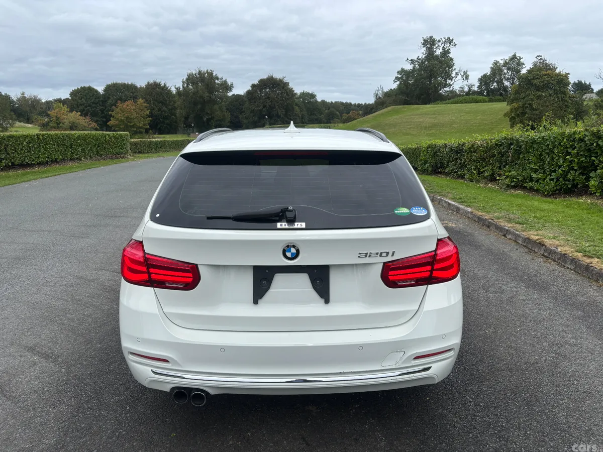BMW 3-Series Estate, Petrol, 2017, White