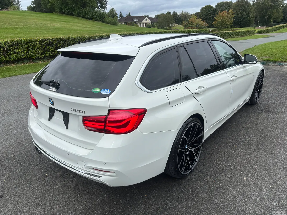 BMW 3-Series Estate, Petrol, 2017, White