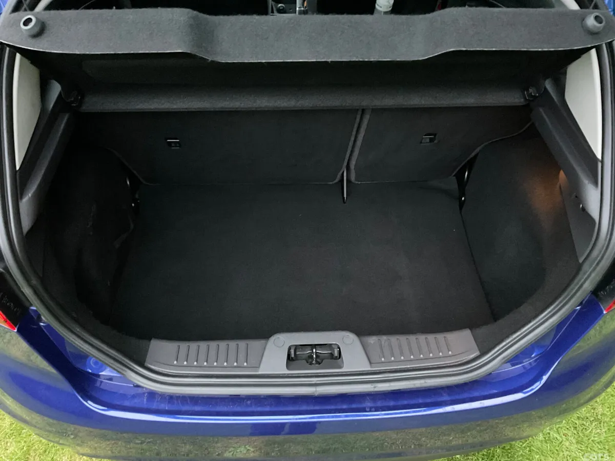 Ford Fiesta Hatchback, Petrol, 2017, Blue