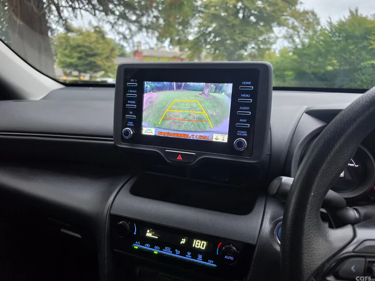 Toyota Yaris Cross Estate, Petrol Hybrid, 2021, Silver