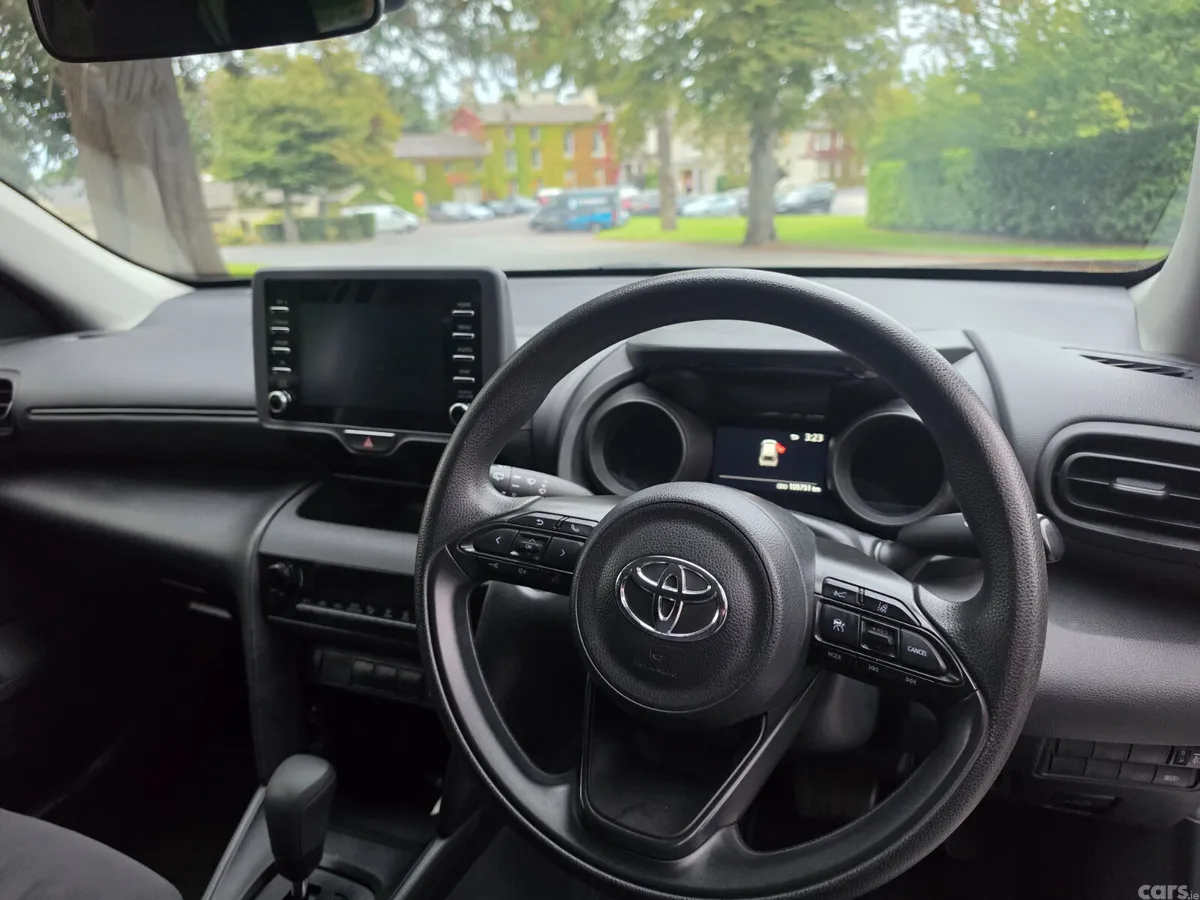 Toyota Yaris Cross Estate, Petrol Hybrid, 2021, Silver