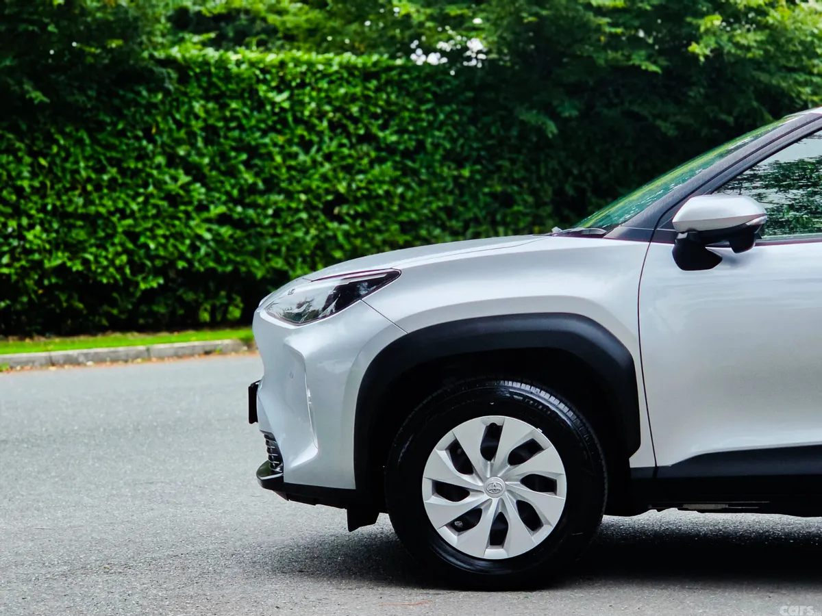 Toyota Yaris Cross Estate, Petrol Hybrid, 2021, Silver