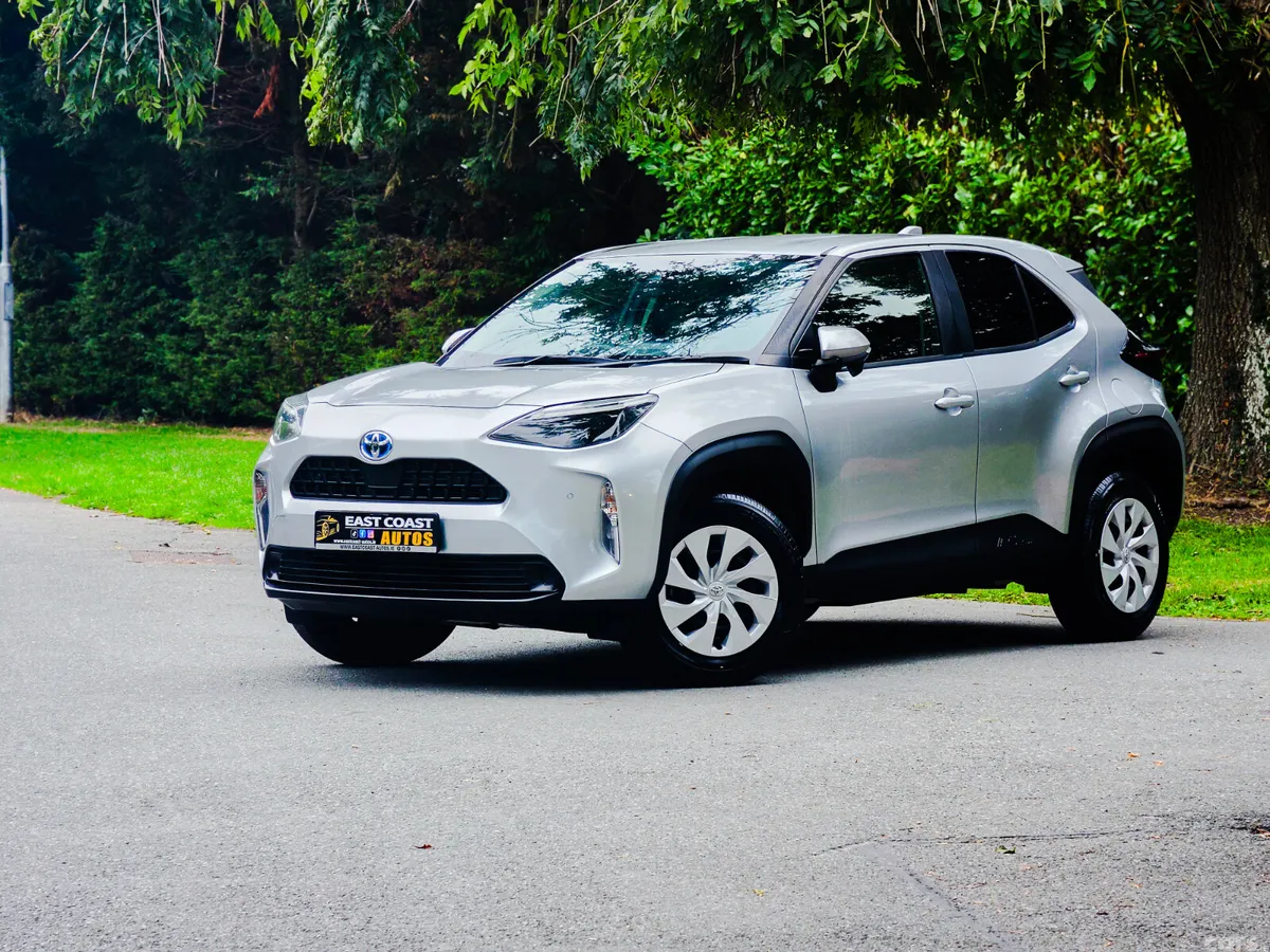 Toyota Yaris Cross Estate, Petrol Hybrid, 2021, Silver