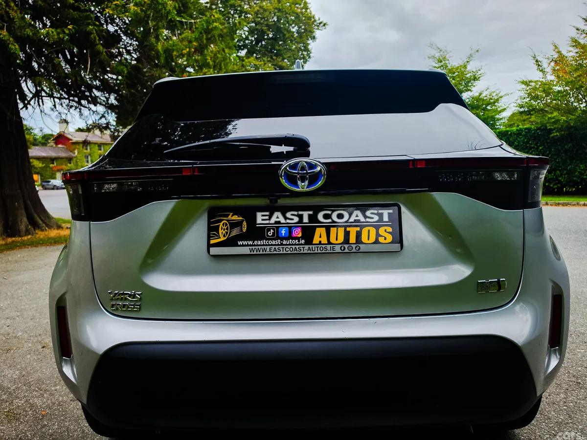 Toyota Yaris Cross Estate, Petrol Hybrid, 2021, Silver