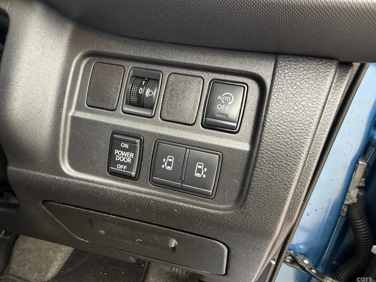 Nissan Serena MPV, Petrol Hybrid, 2019, Blue