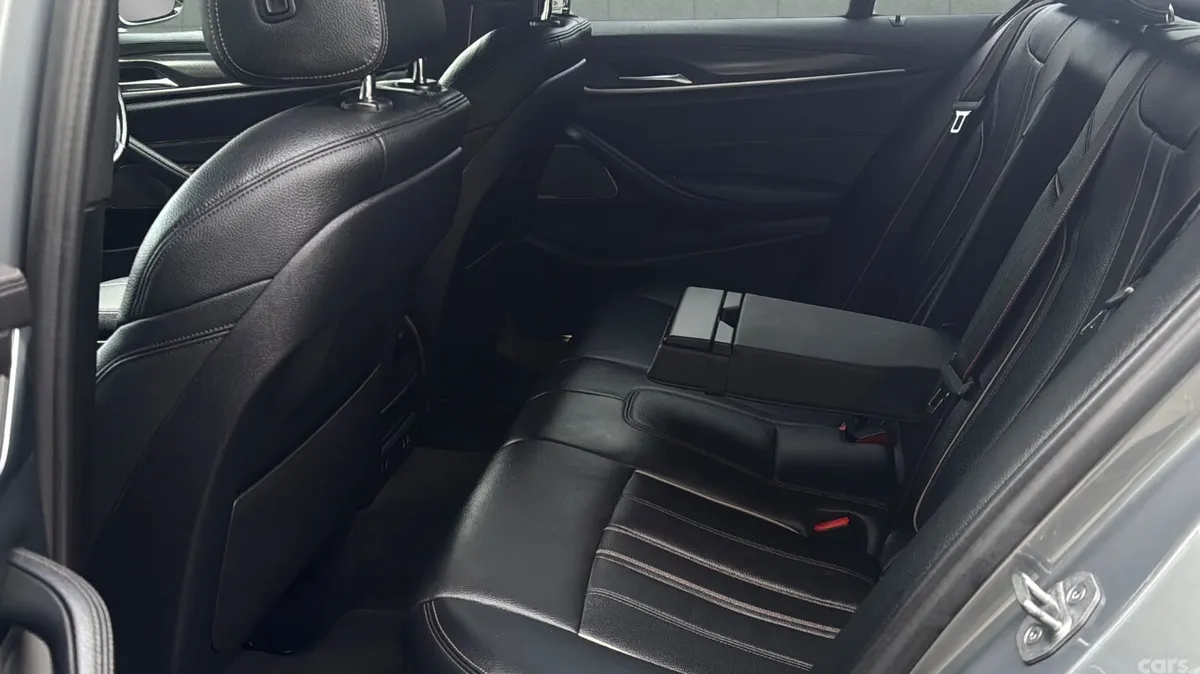 BMW 5-Series Saloon, Petrol Plug-in Hybrid, 2022, Grey