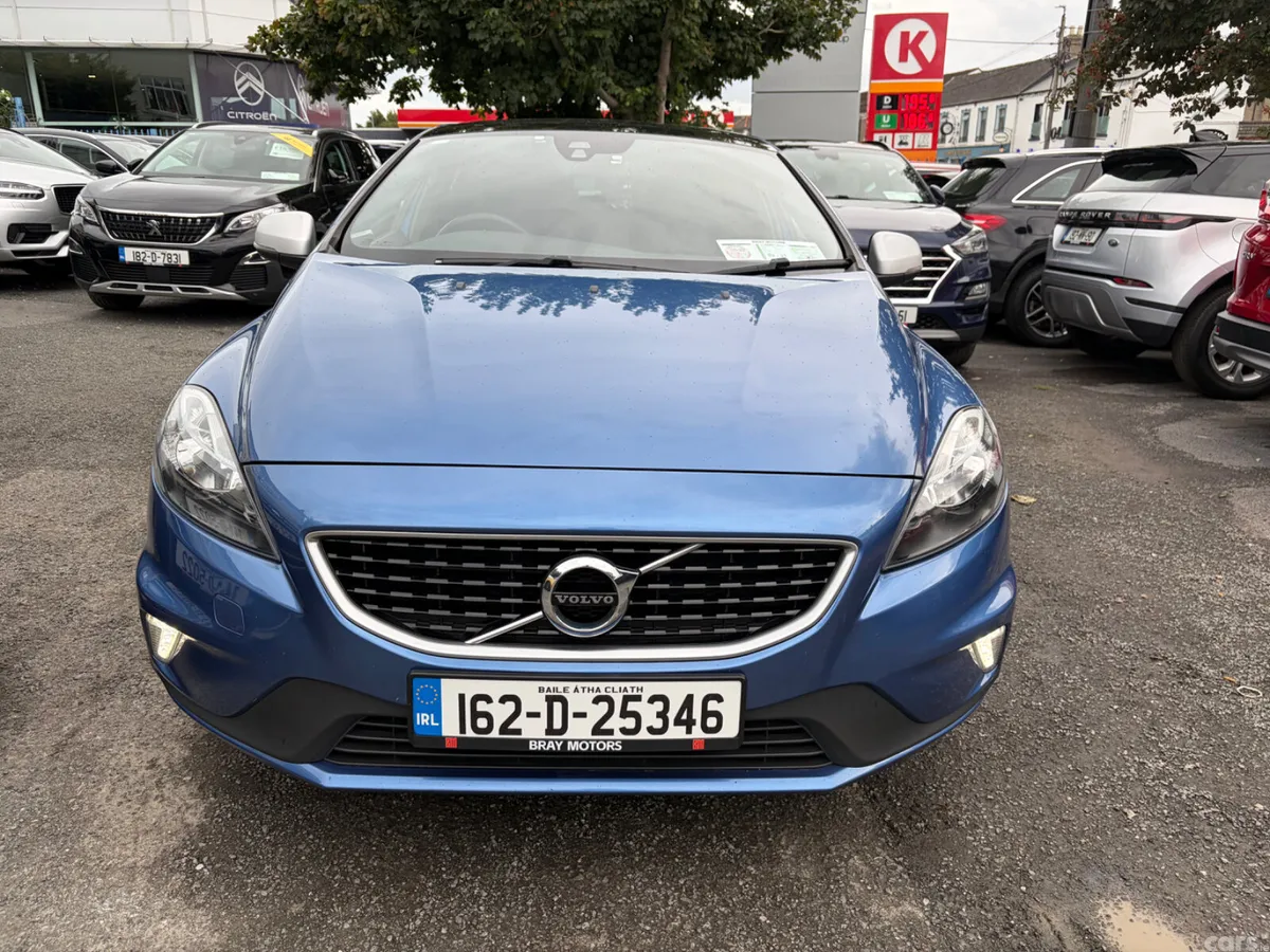 Volvo V40 Hatchback, Diesel, 2016, Blue