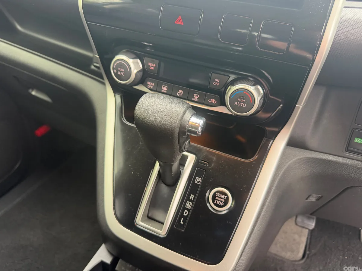 Nissan Serena MPV, Petrol Hybrid, 2019, Blue