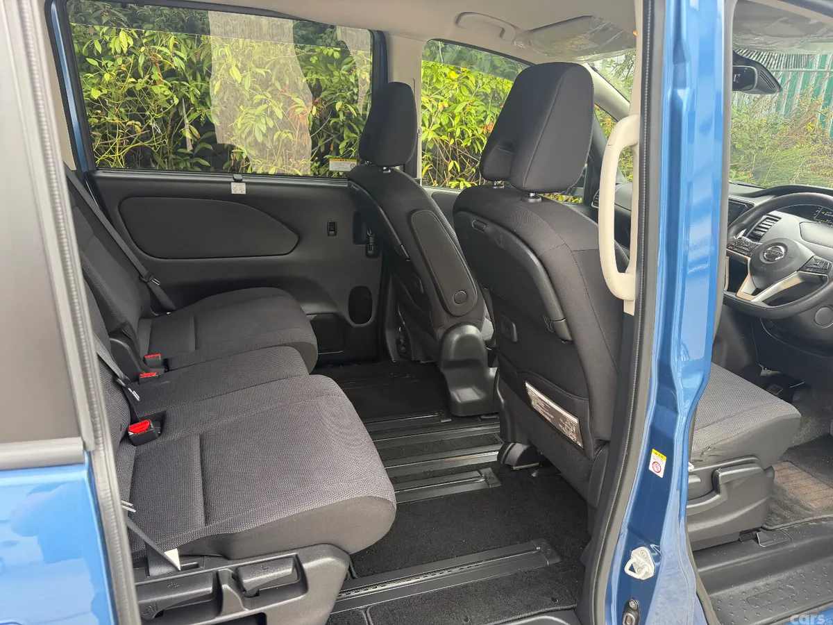 Nissan Serena MPV, Petrol Hybrid, 2019, Blue