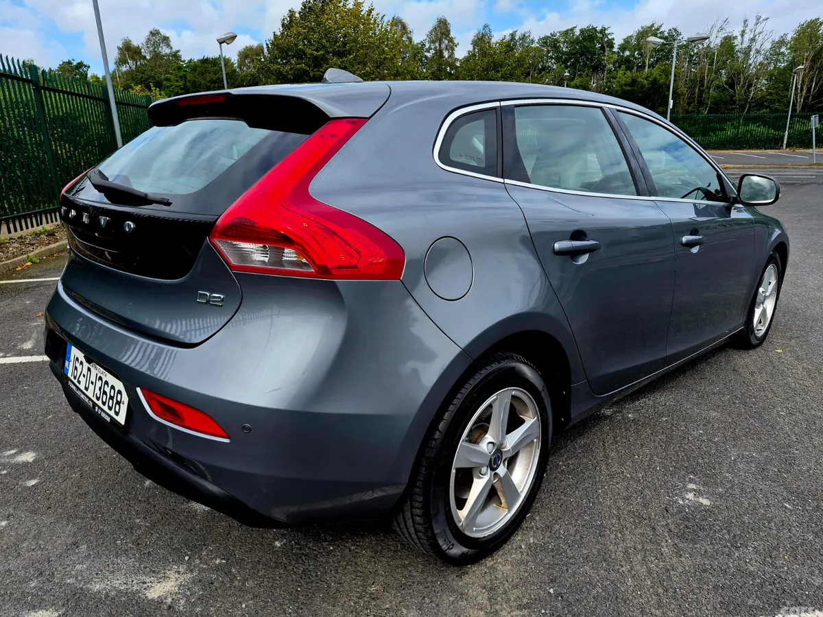 Volvo V40 Hatchback, Diesel, 2016, Grey