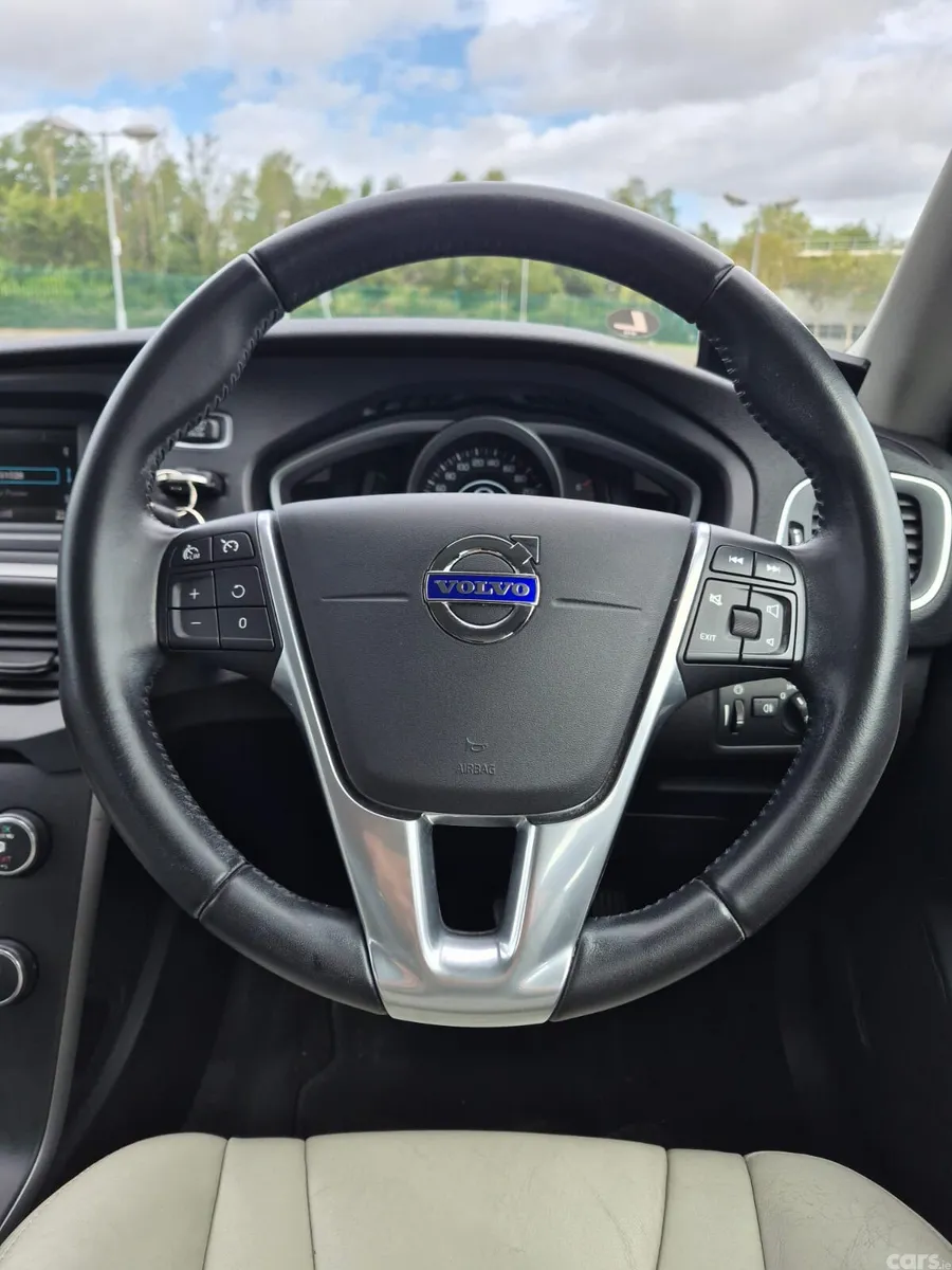 Volvo V40 Hatchback, Diesel, 2016, Grey