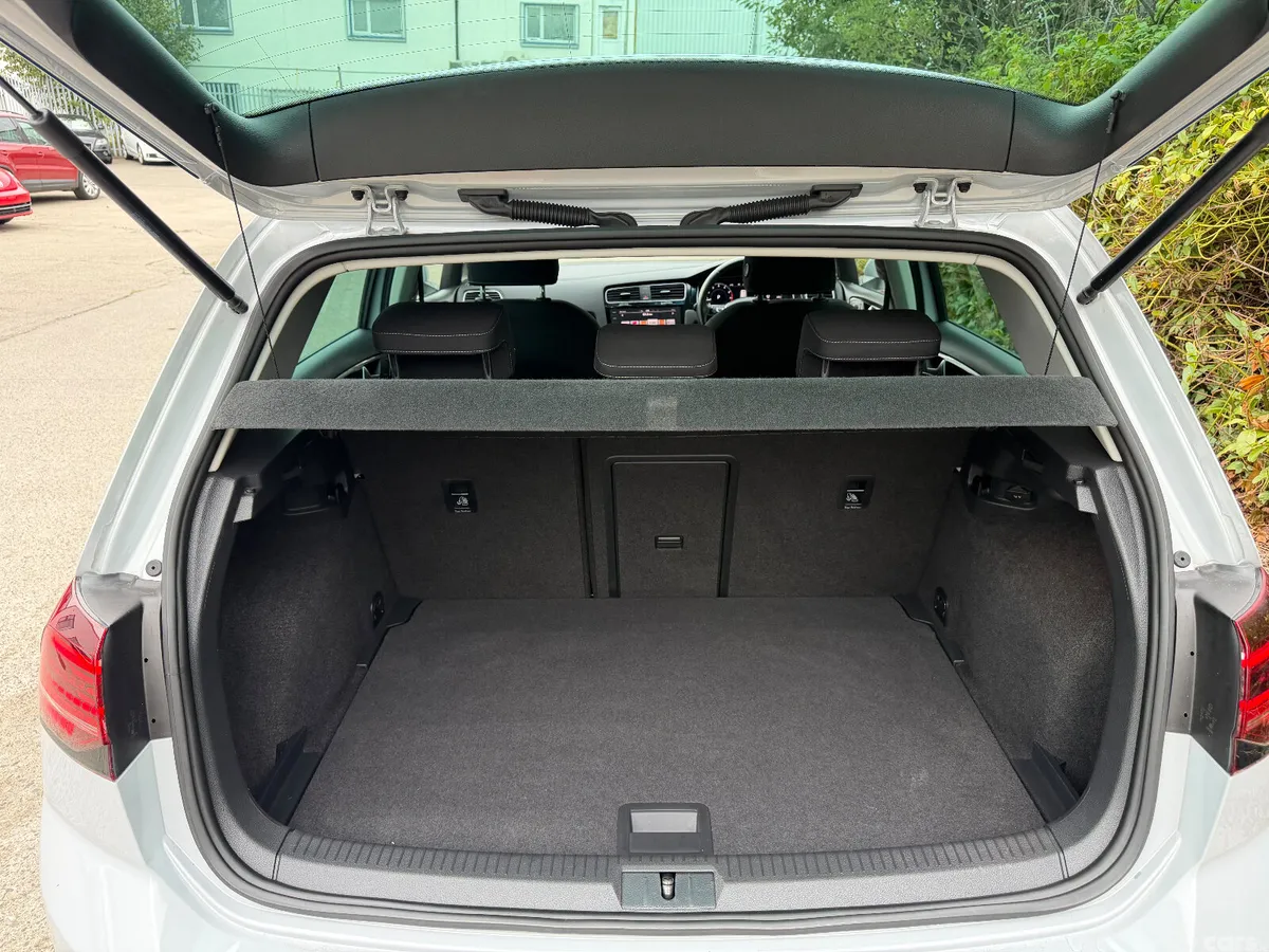 Volkswagen Golf Hatchback, Petrol, 2018, White