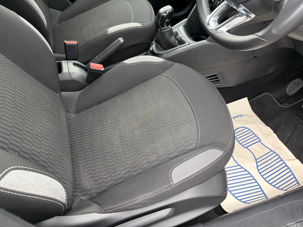 Peugeot 208 Hatchback, Diesel, 2017, Grey