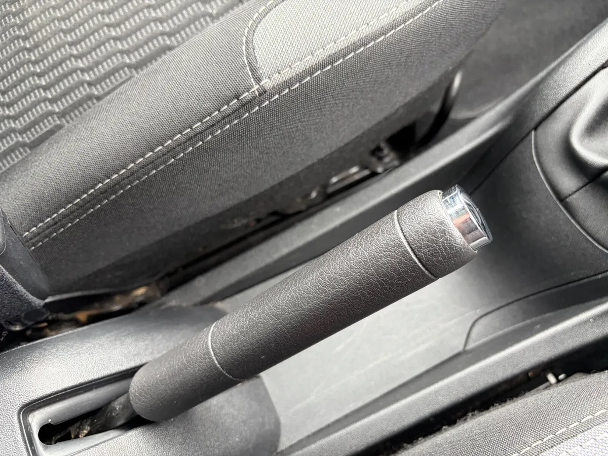Peugeot 208 Hatchback, Diesel, 2017, Grey