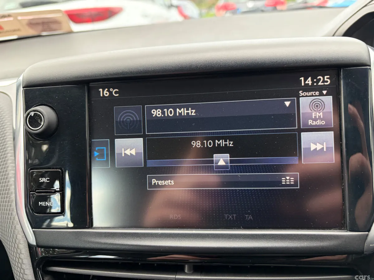 Peugeot 208 Hatchback, Diesel, 2017, Grey