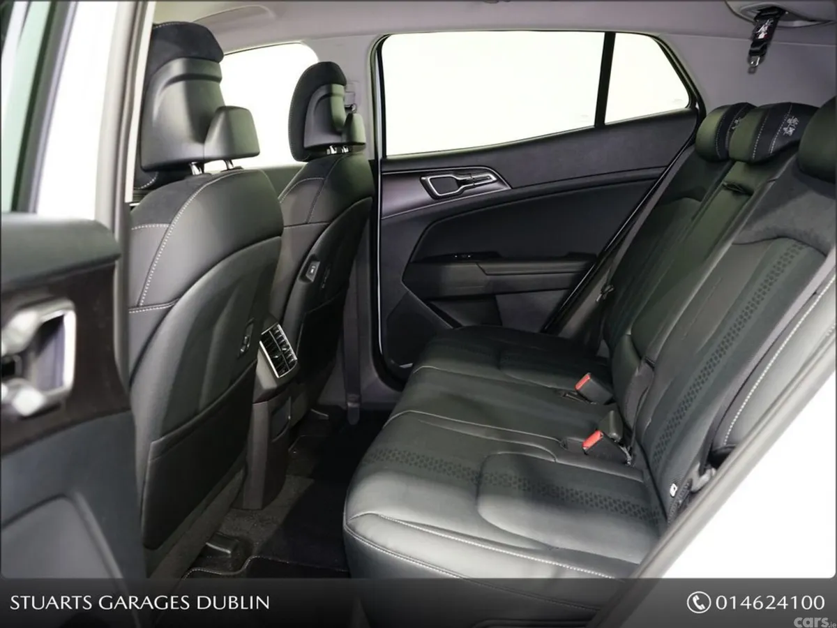 Kia Sportage MPV, Diesel Hybrid, 2026, White