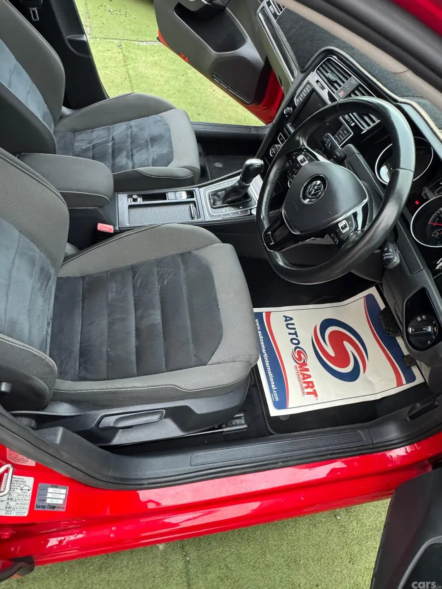 Volkswagen Golf Hatchback, Petrol, 2015, Red