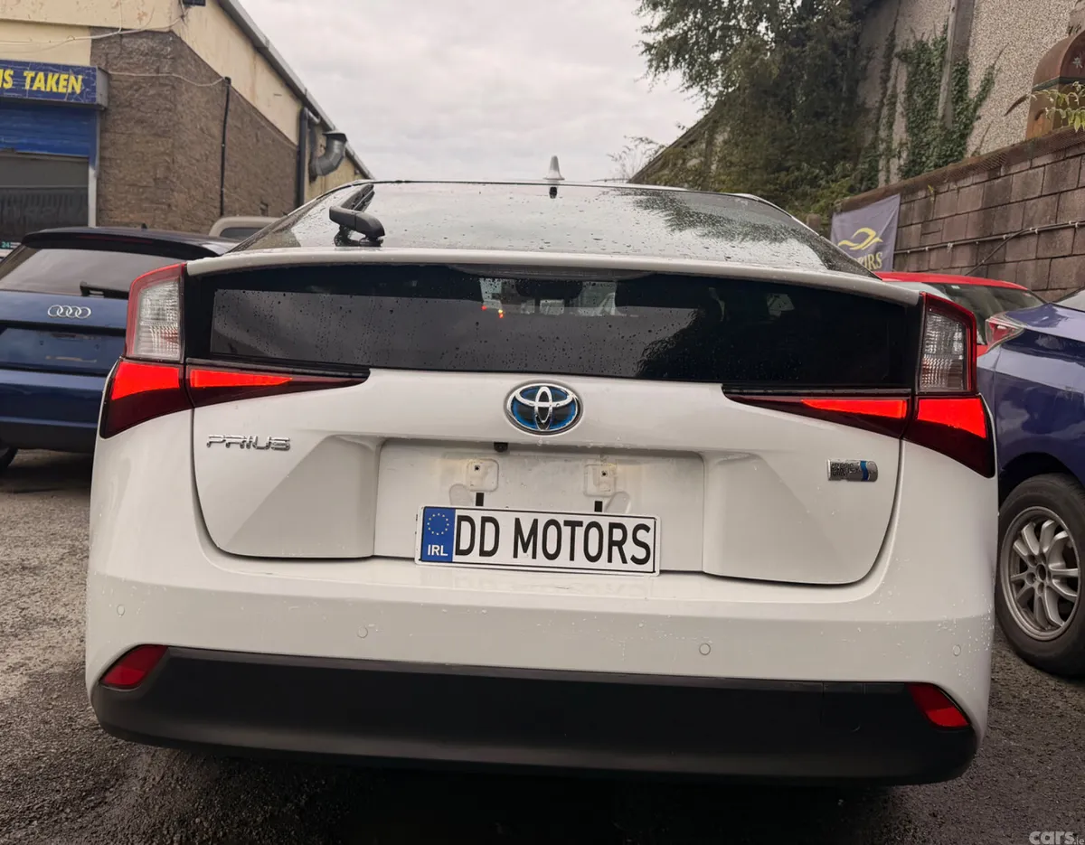 Toyota Prius Hatchback, Petrol Hybrid, 2022, White