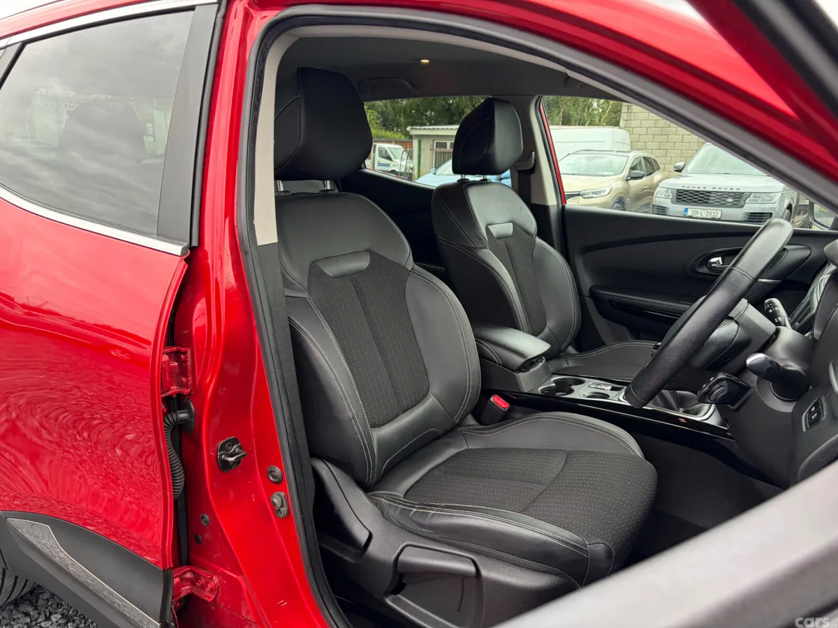 Renault Kadjar SUV, Diesel, 2017, Red