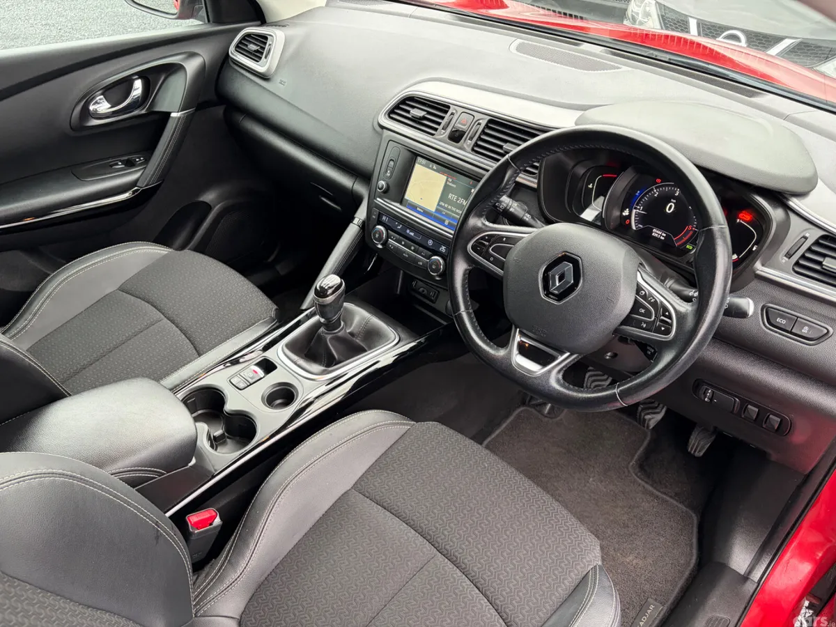 Renault Kadjar SUV, Diesel, 2017, Red