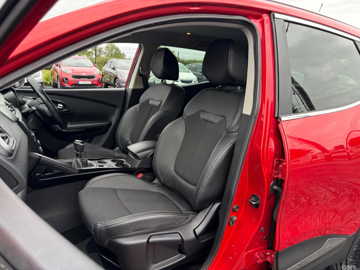 Renault Kadjar SUV, Diesel, 2017, Red