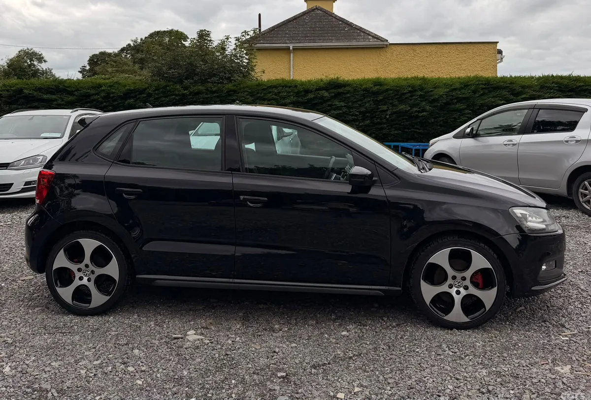 Volkswagen Polo Hatchback, Petrol, 2013, Black