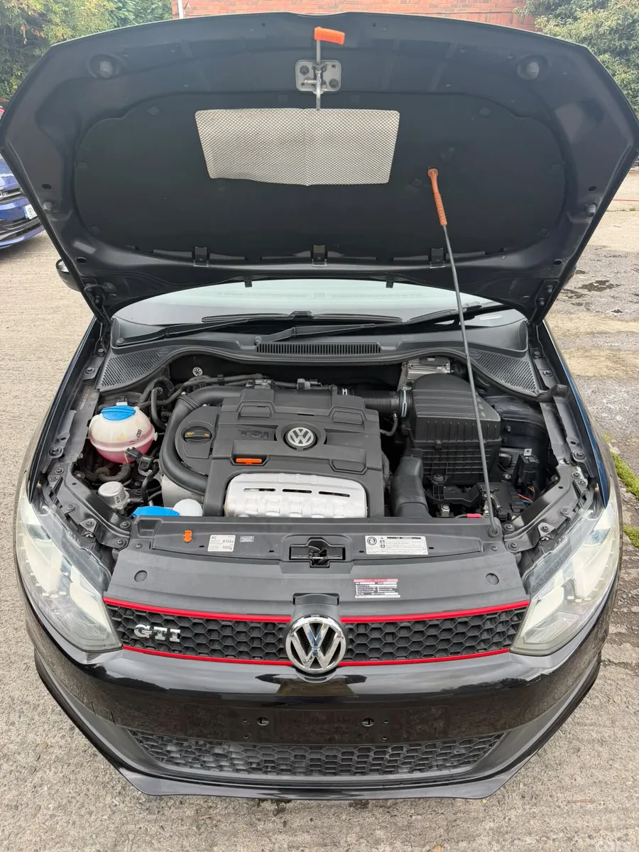 Volkswagen Polo Hatchback, Petrol, 2013, Black