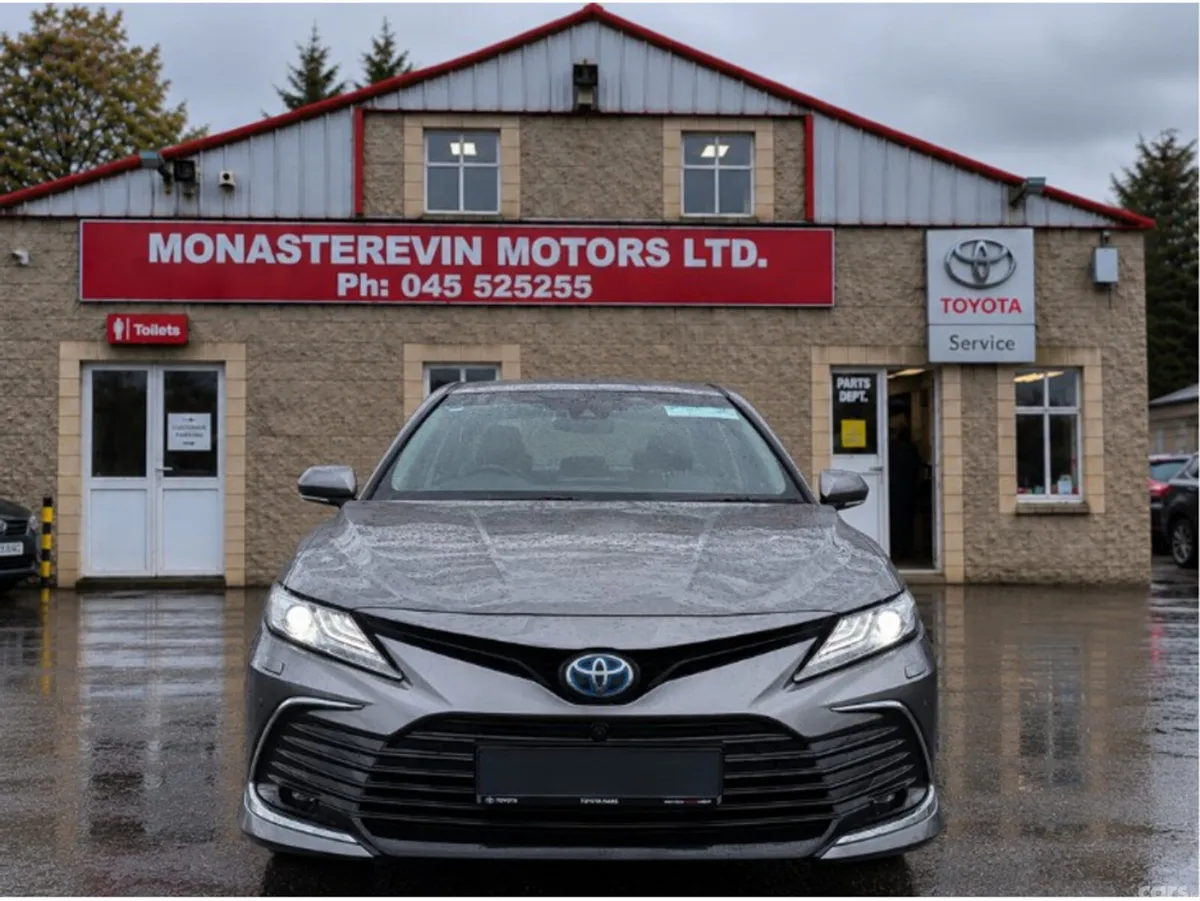 Toyota Camry Saloon, Petrol Hybrid, 2023, Grey