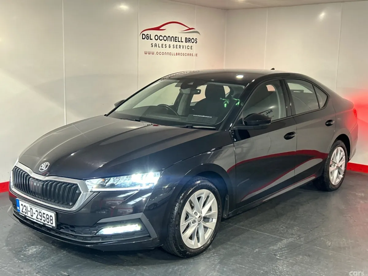 Skoda Octavia Hatchback, Diesel, 2023, Black