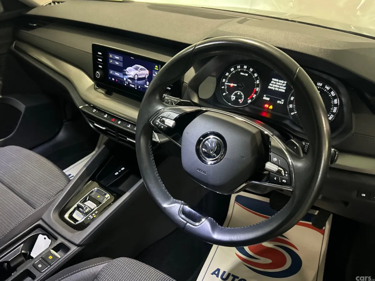 Skoda Octavia Hatchback, Diesel, 2023, Black