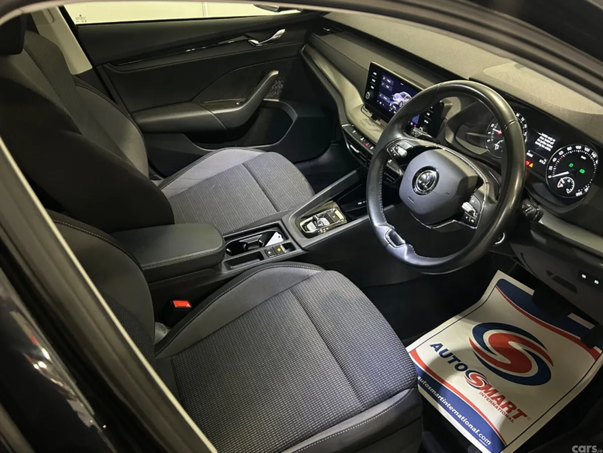Skoda Octavia Hatchback, Diesel, 2023, Black