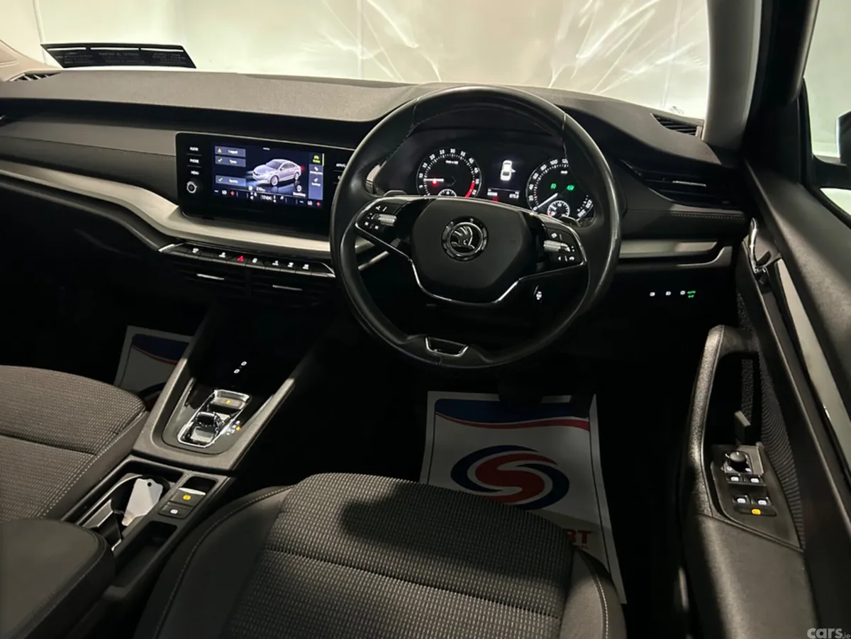 Skoda Octavia Hatchback, Diesel, 2023, Black