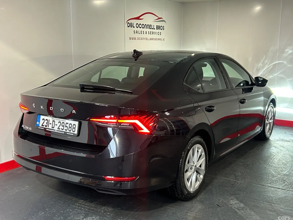 Skoda Octavia Hatchback, Diesel, 2023, Black