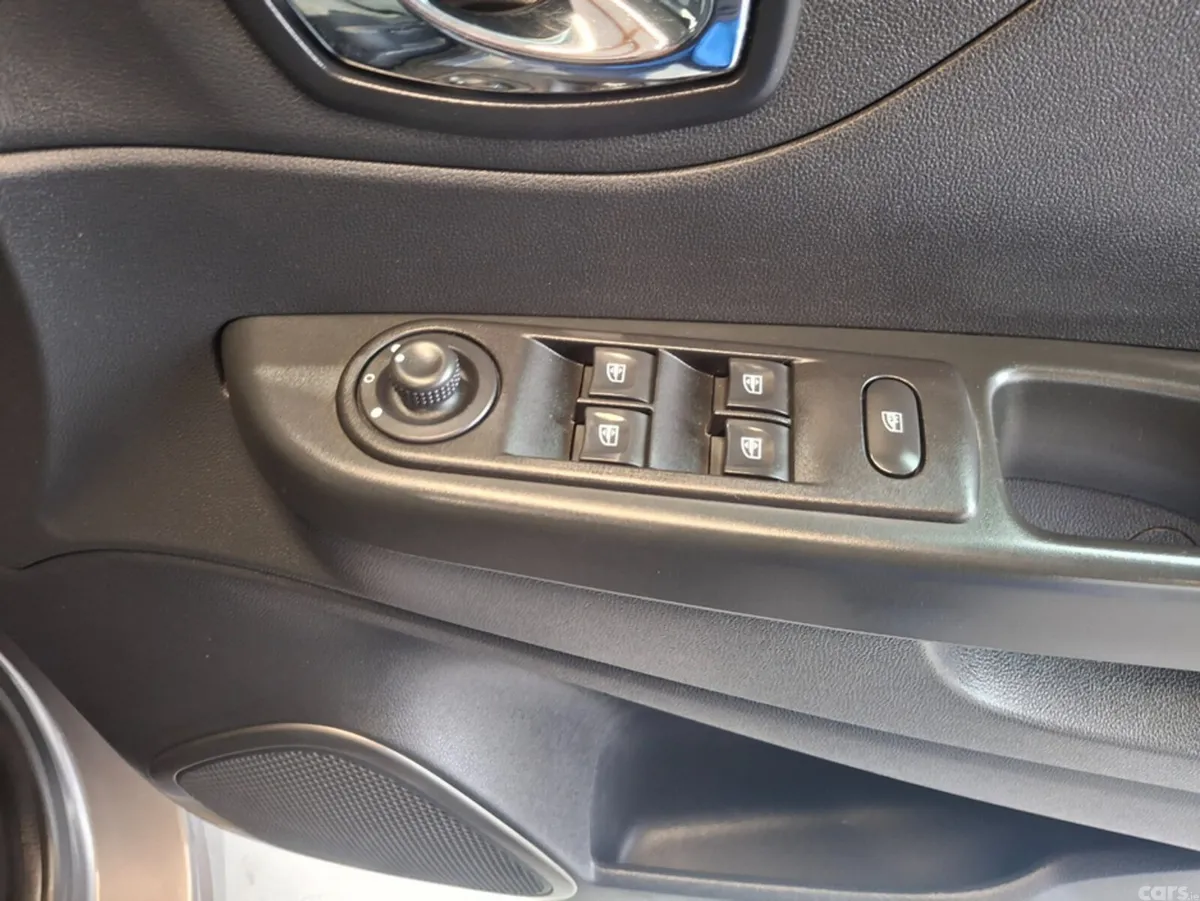 Renault Captur Hatchback, Diesel, 2016, Grey
