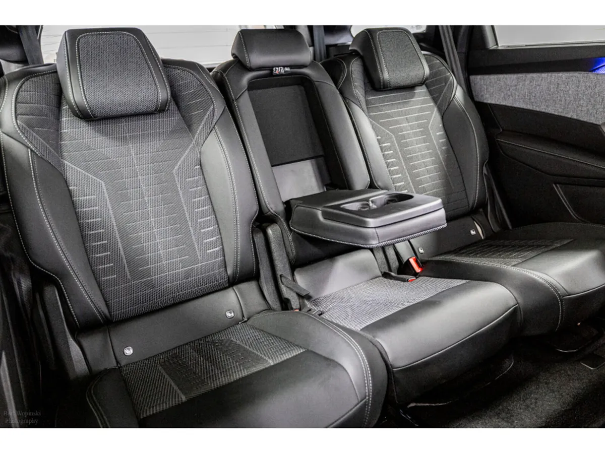 Peugeot 5008 SUV, Electric, 2025, Blue