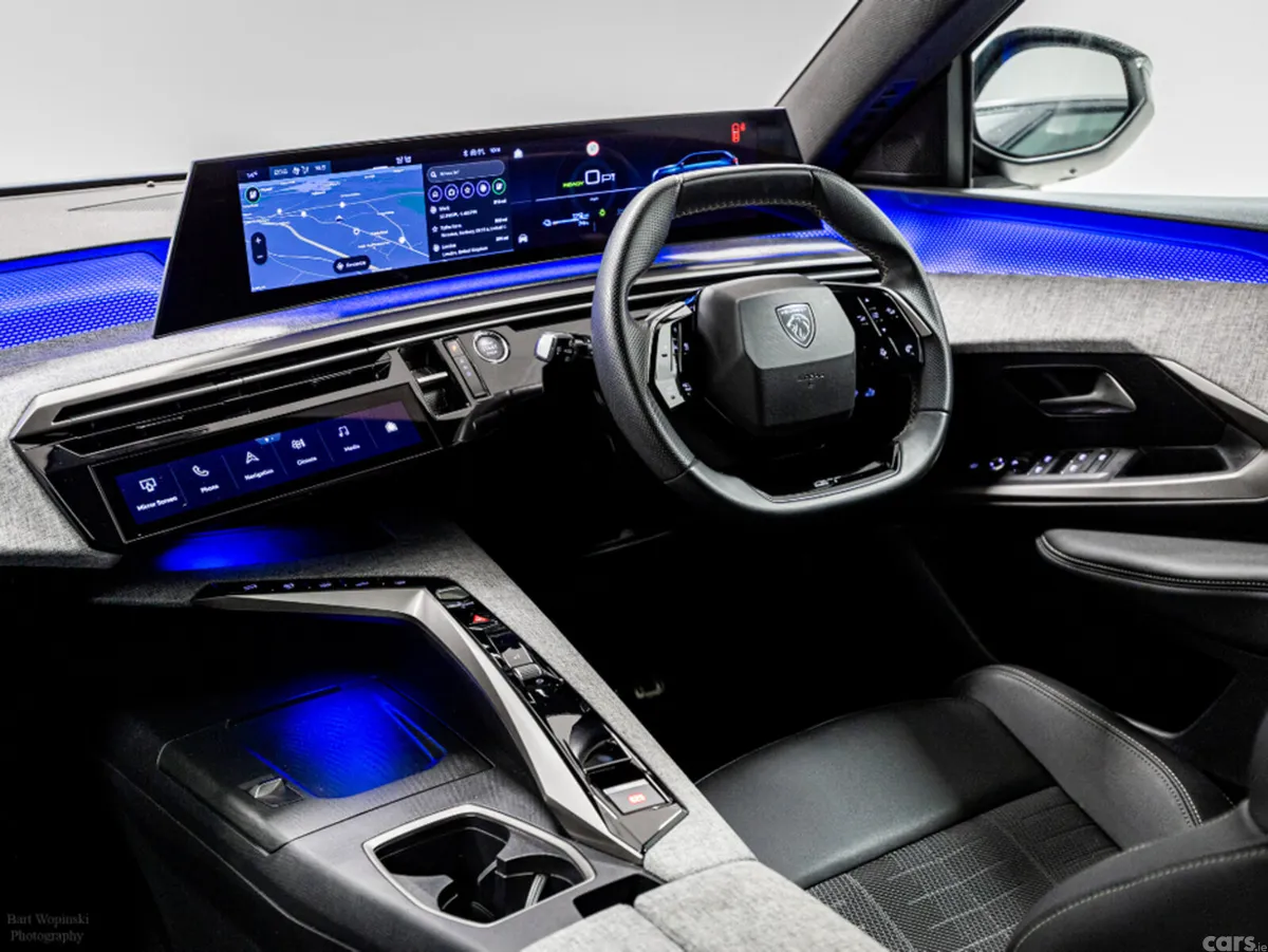 Peugeot 5008 SUV, Electric, 2025, Blue