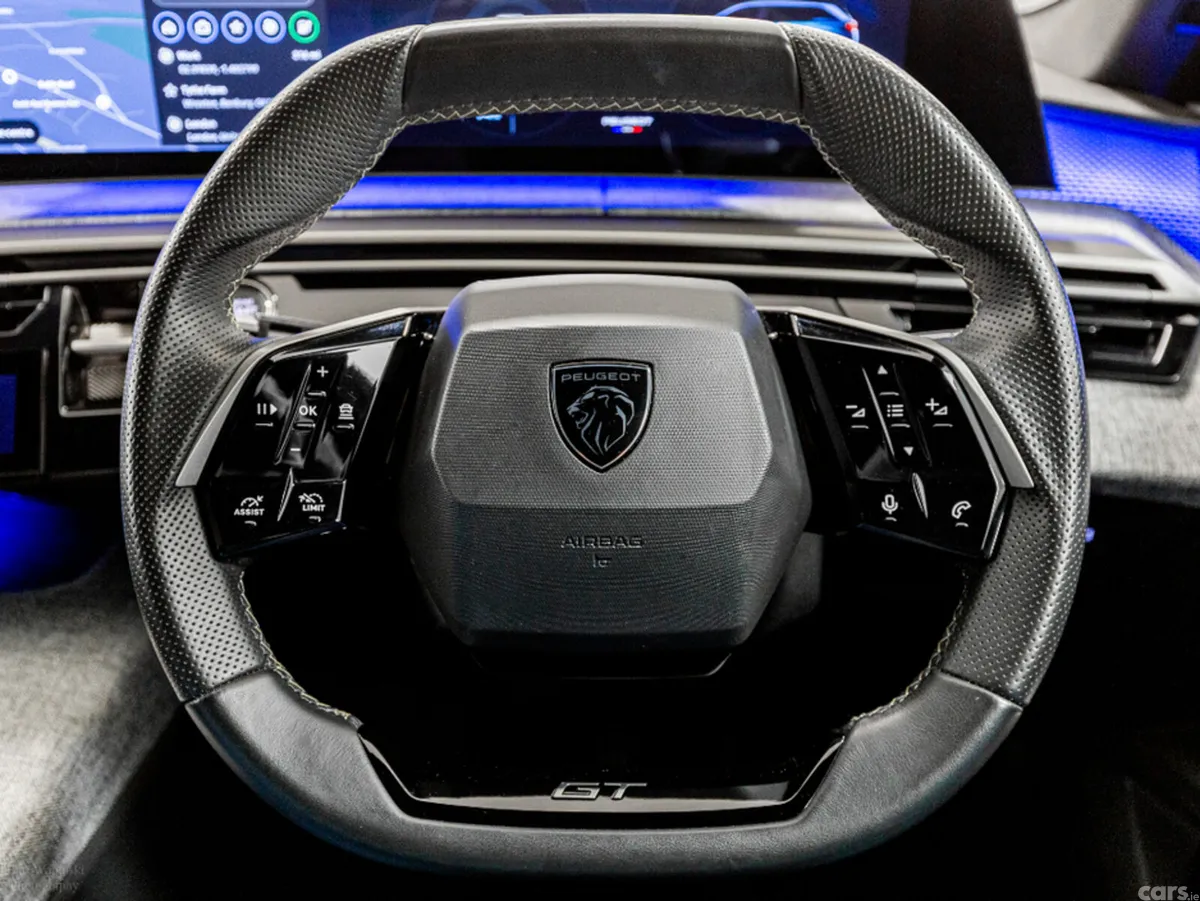 Peugeot 5008 SUV, Electric, 2025, Blue