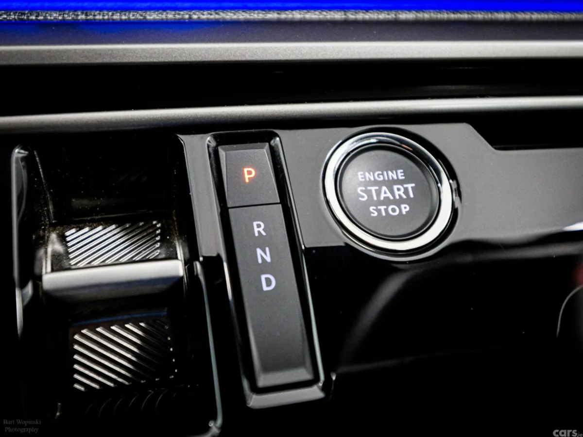 Peugeot 5008 SUV, Electric, 2025, Blue