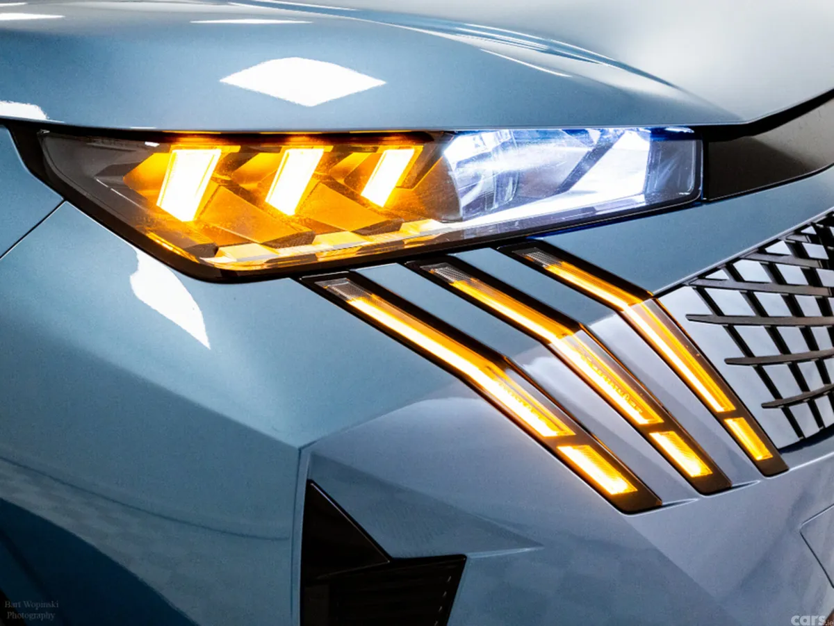 Peugeot 5008 SUV, Electric, 2025, Blue